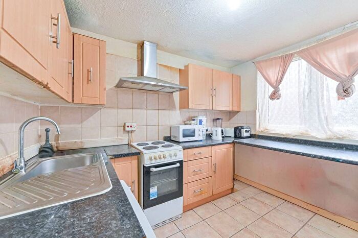 1 Bedroom Flat For Sale In Havil Street, Camberwell, London, SE5