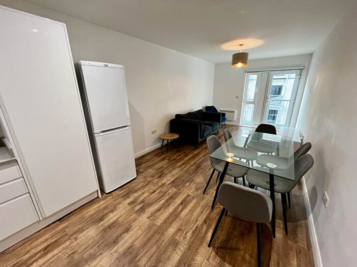 3 Bedroom Apartment To Rent In Stoke Road, Slough, SL2