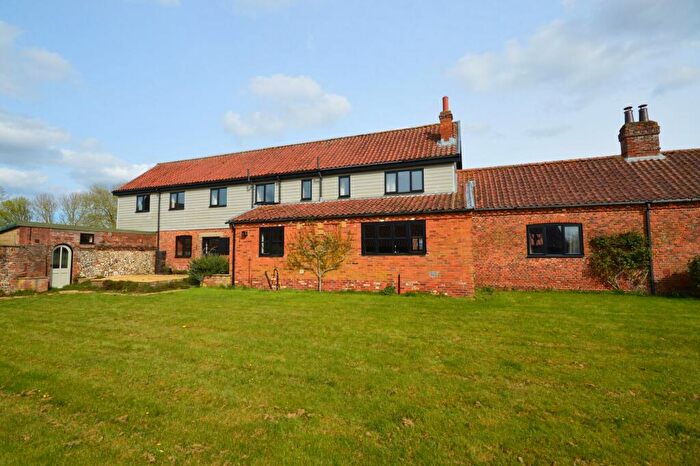 4 Bedroom Farm House To Rent In Syderstone, PE31