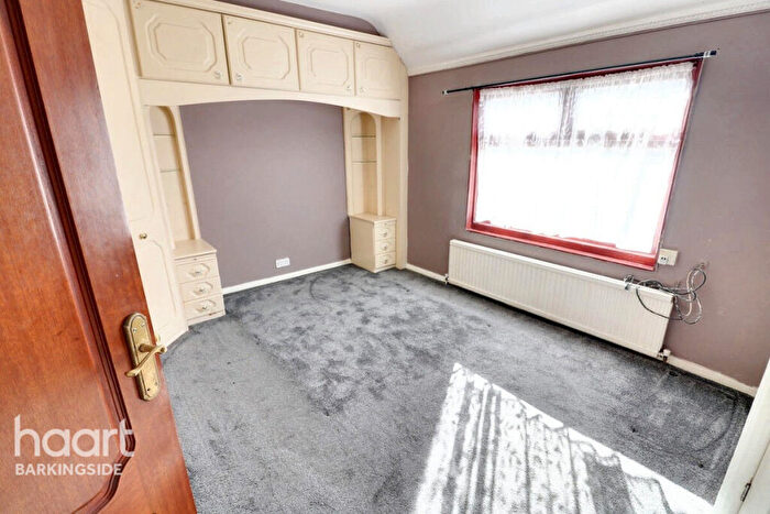 3 Bedroom Semi-Detached House For Sale In Forest Avenue, Chigwell, IG7