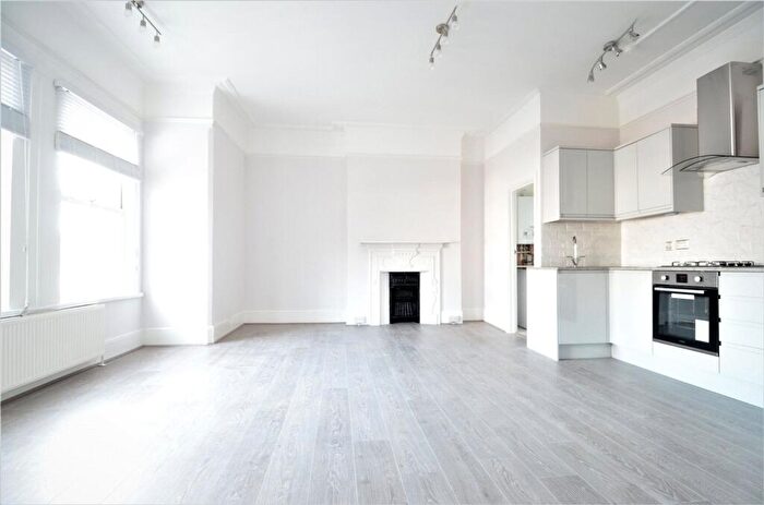 2 Bedroom Flat To Rent In A Herne Hill, London, SE24