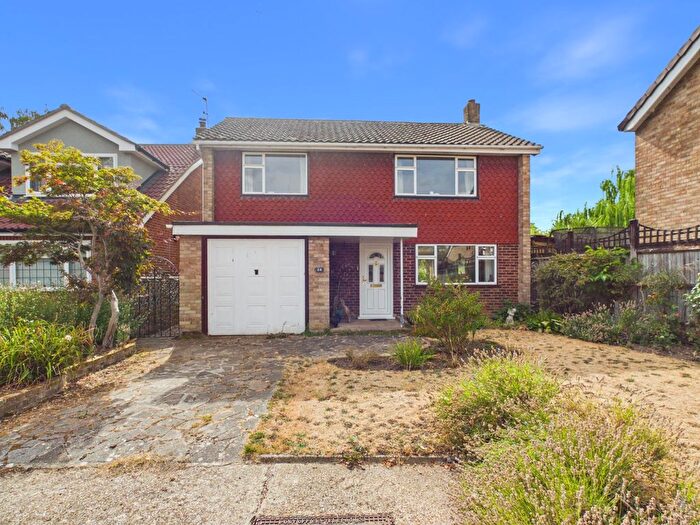 3 Bedroom Detached House For Sale In Hereford Close, Laleham, Surrey, TW18
