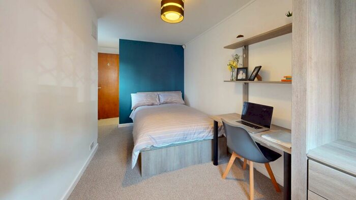 6 Bedroom Flat To Rent In Hyde Park Road, LS6