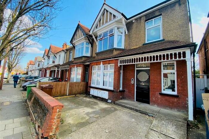 1 Bedroom Flat To Rent In Hindes Road, Harrow, Middlesex, HA1