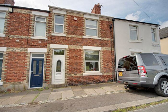 4 Bedroom House To Rent In Cross View Terrace, DH1