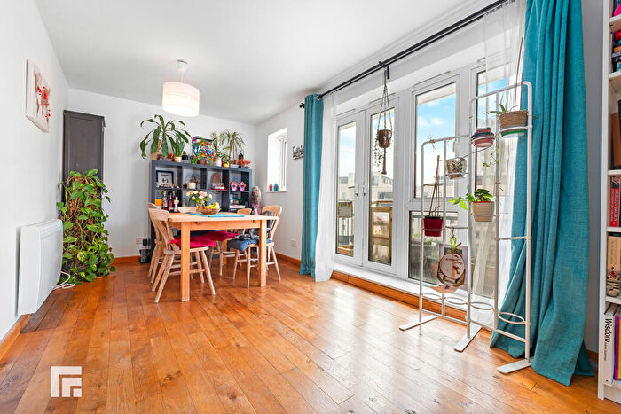 2 Bedroom Apartment To Rent In Adventurers Quay, Cardiff Bay, CF10