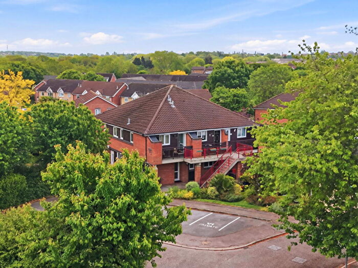 2 Bedroom Maisonette For Sale In Charleston Avenue, Basildon, SS13