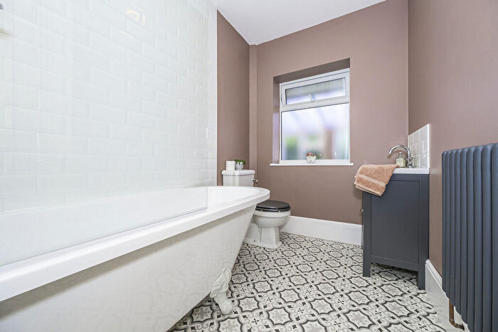 2 Bedroom Detached Bungalow For Sale In London Road South, Lowestoft, NR33