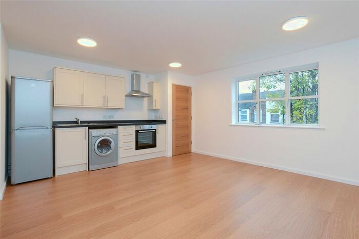 1 Bedroom Flat To Rent In Townsend Court, Hucknall Road, Nottingham, Nottinghamshire, NG5