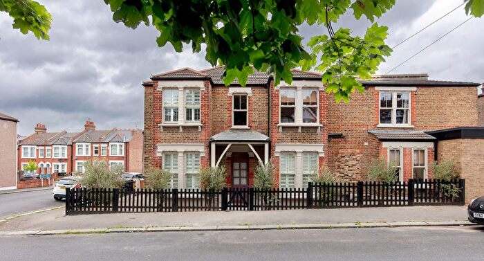4 Bedroom End Of Terrace House For Sale In Nyon Grove, London, SE6