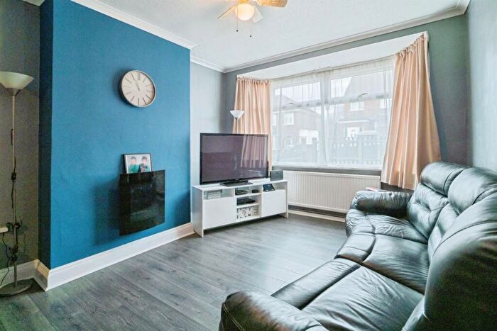 3 Bedroom Terraced House To Rent In Morden, London, SM4