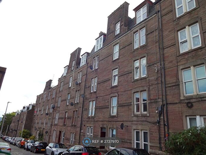 2 Bedroom Flat To Rent In Step Row, Dundee, DD2
