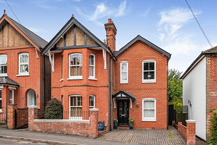 5 Bedroom Detached House For Sale In High Path Road, Merrow, GU1