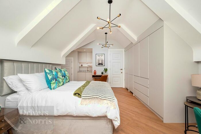 Studio To Rent In Montserrat Road, Putney, London, SW15