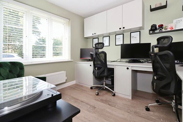 4 Bedroom Detached House For Sale In Viola Way, Lyde Green, Bristol, BS16