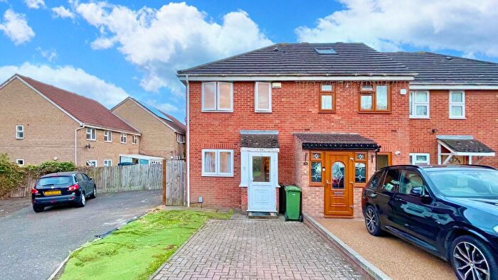 2 Bedroom End Of Terrace House For Sale In Burdetts Road, Dagenham, RM9