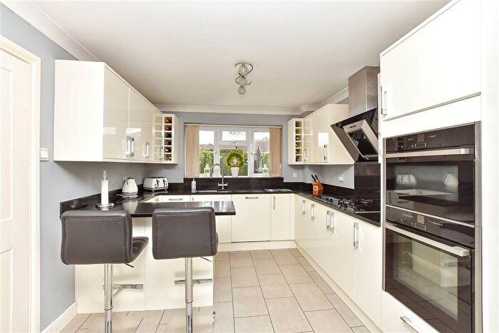 4 Bedroom Detached House For Sale In Howells Close, West Kingsdown, Sevenoaks, Kent, TN15