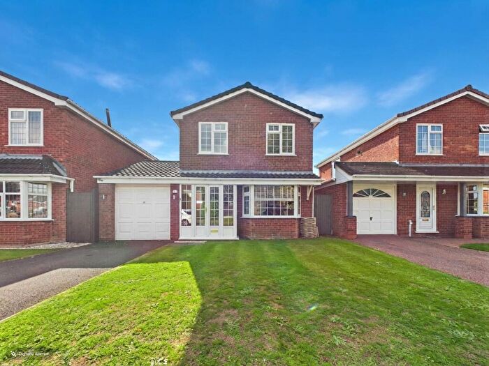 3 Bedroom Semi-Detached House For Sale In Bromstead Crescent, Stafford, ST16