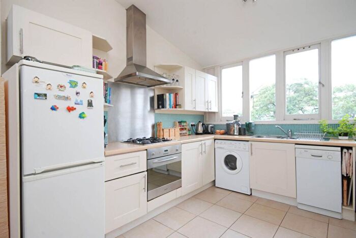 2 Bedroom Flat To Rent In Tregunter Road, Chelsea, London, SW10