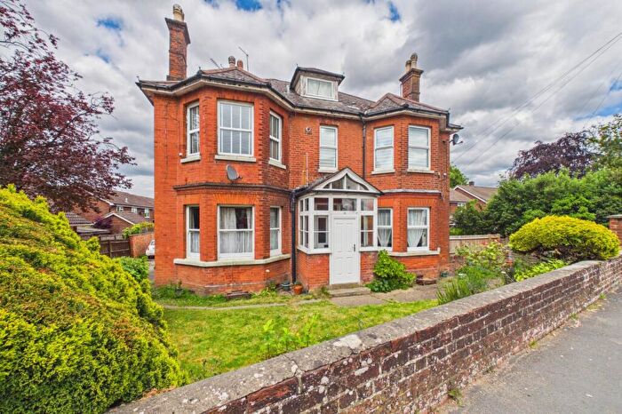 1 Bedroom Flat For Sale In Church Lane East, Aldershot, Hampshire, GU11