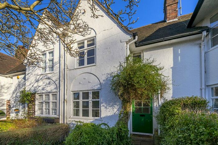 3 Bedroom Terraced House To Rent In Wordsworth Walk, NW11