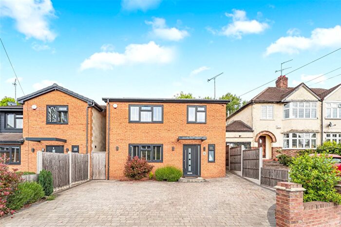 4 Bedroom Detached House For Sale In Rosecroft Drive, Watford, Hertfordshire, WD17