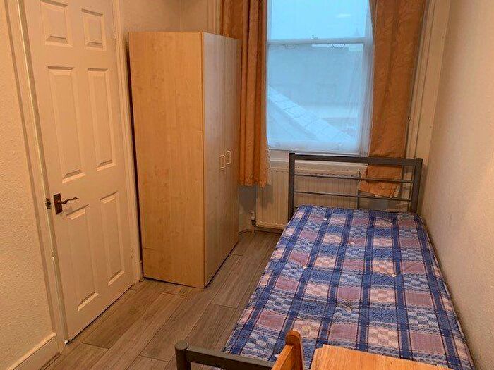 Studio To Rent In High Street, Barnet, EN5