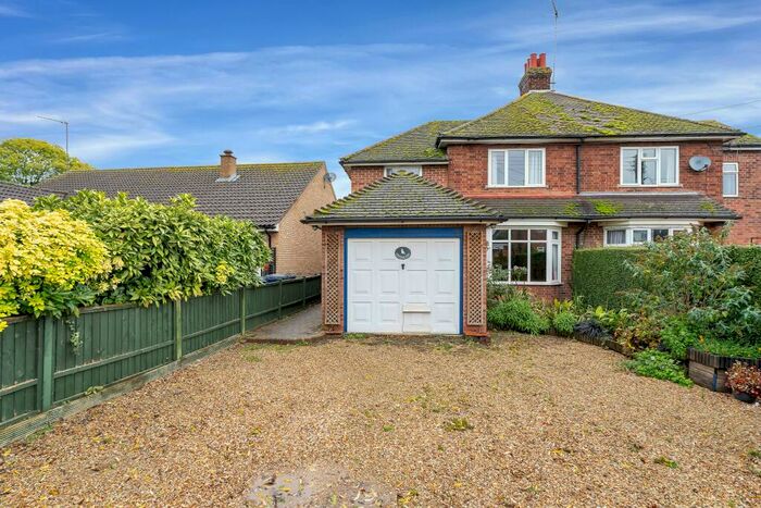 3 Bedroom Semi-Detached House For Sale In Manor Road, Folksworth, Peterborough, PE7