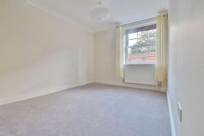 1 Bedroom Flat For Sale In Brunswick Square, Gloucester, GL1