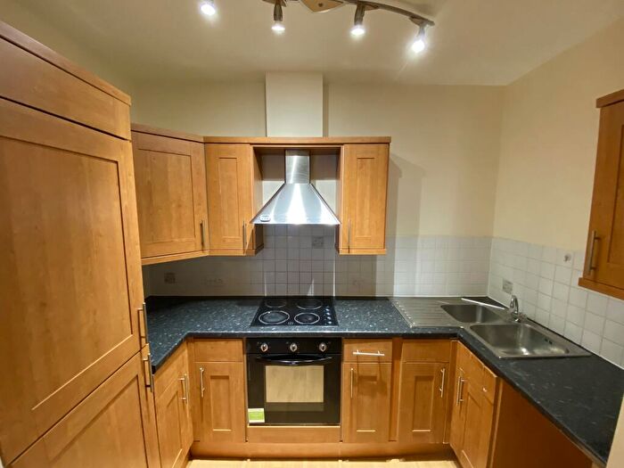 2 Bedroom Flat To Rent In Pevensey Road, Eastbourne, BN21