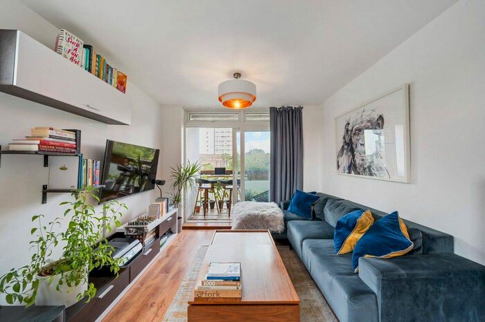 2 Bedroom Flat To Rent In Stockwell Road, Stockwell, London, SW9