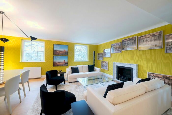 3 Bedroom Flat To Rent In Onslow Square, South Kensington, London, SW7