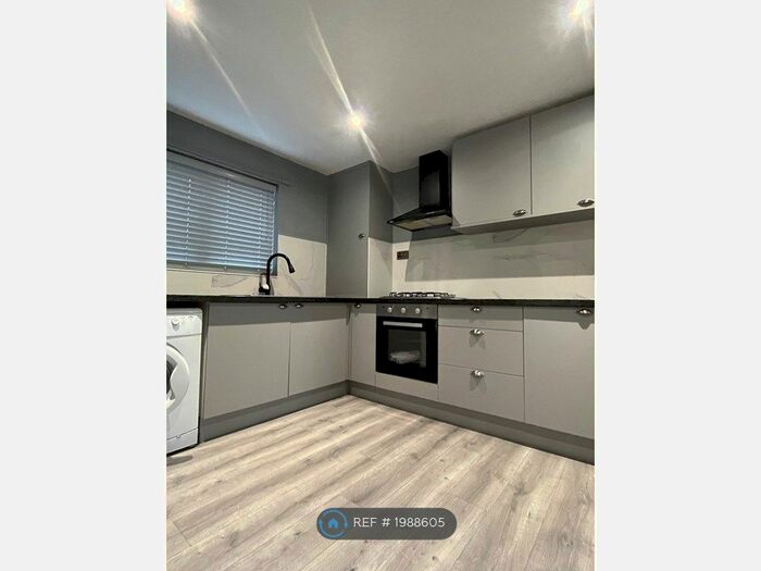 4 Bedroom Terraced House To Rent In Grasmere Avenue, Warrington, WA2