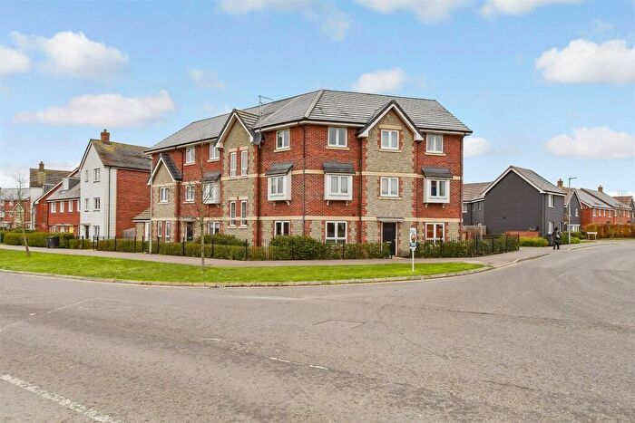 2 Bedroom Flat For Sale In Laight Road, Maidstone, Kent, ME17
