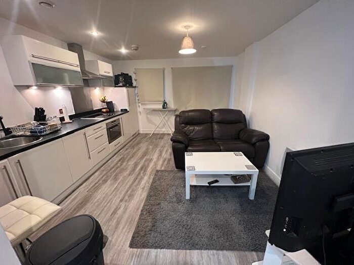 Flat To Rent In Oceana Boulevard, Lower Canal Walk, Southampton, SO14