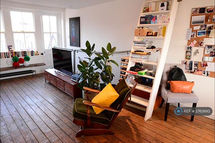 2 Bedroom Terraced House To Rent In Columbia Road Flower Market, London, E2