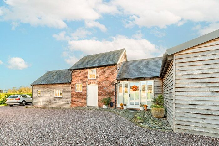 3 Bedroom Link Detached House For Sale In Kidnal, Malpas, SY14