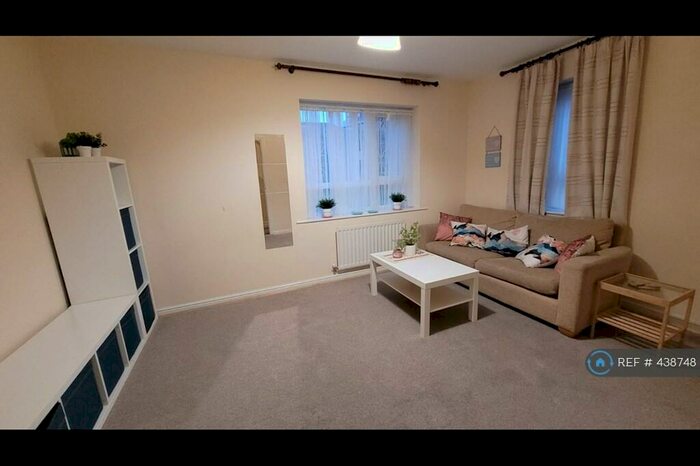 3 Bedroom Detached House To Rent In Kenninghall View, Sheffield, S2