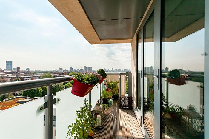 2 Bedroom Flat For Sale In Vernon Road, London, E3