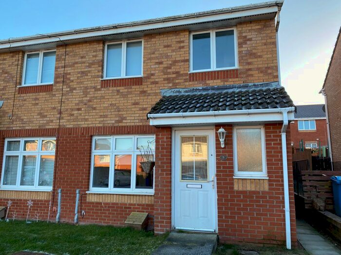 3 Bedroom End Of Terrace House To Rent In Bentink Gardens, Kirkmuirhill, Lanark ML11