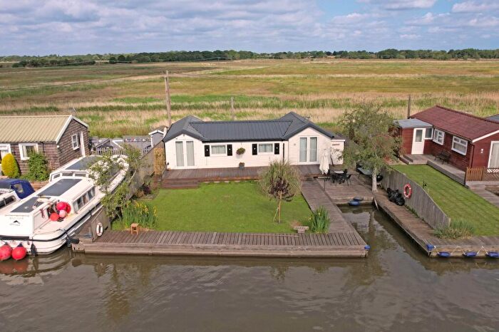 3 Bedroom Detached Bungalow For Sale In Potter Heigham, NR29
