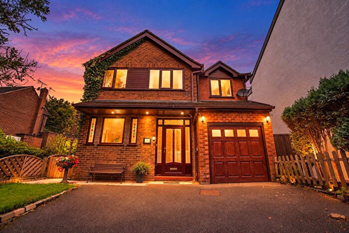 4 Bedroom Detached House For Sale In Mill Brow, Oldham, OL1