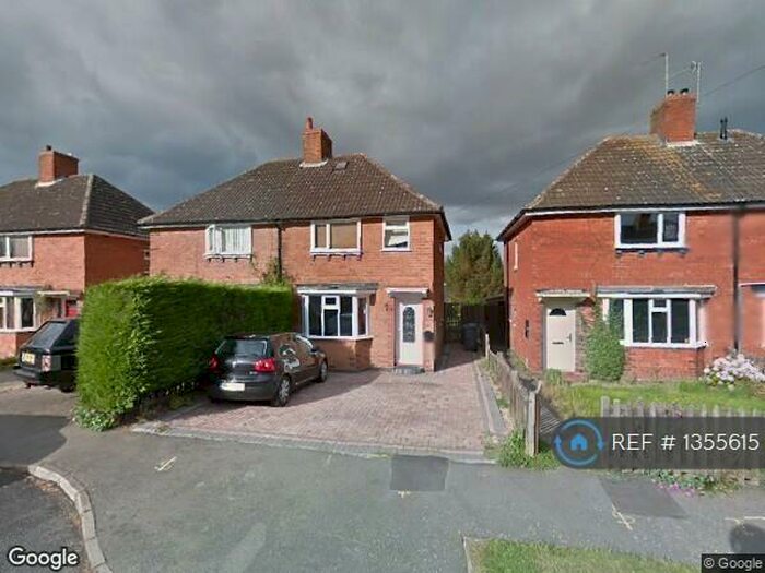3 Bedroom Semi-Detached House To Rent In Heath Road, Solihull, B91