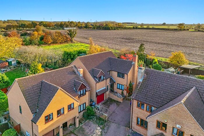 5 Bedroom Detached House For Sale In Shortwoods Close, Raunds, NN9