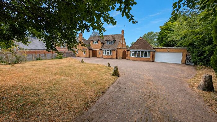 3 Bedroom Detached House To Rent In Barford Hill, Barford, Warwick, CV35