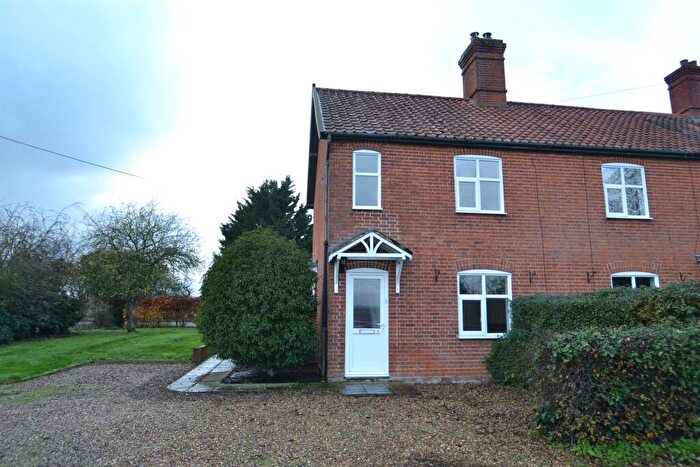 2 Bedroom Cottage To Rent In Meadow View Cottage, Mulbarton, NR14