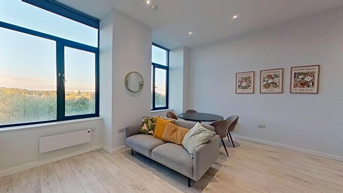 2 Bedroom Flat To Rent In Goodman Street, Leeds, LS10