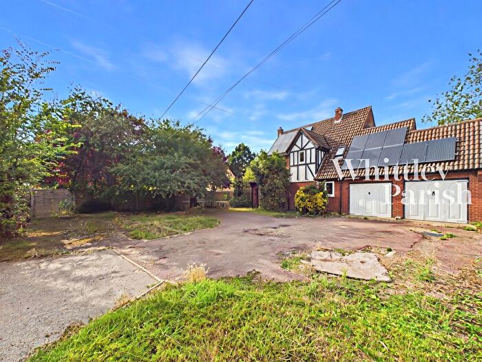 3 Bedroom Detached House For Sale In Diss Road, Burston, Tp, IP22