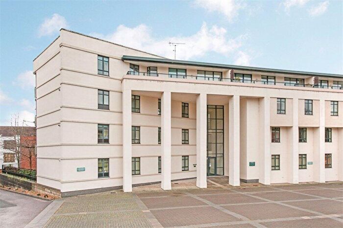 2 Bedroom Flat To Rent In Peninsula Square, Winchester, Hampshire, SO23
