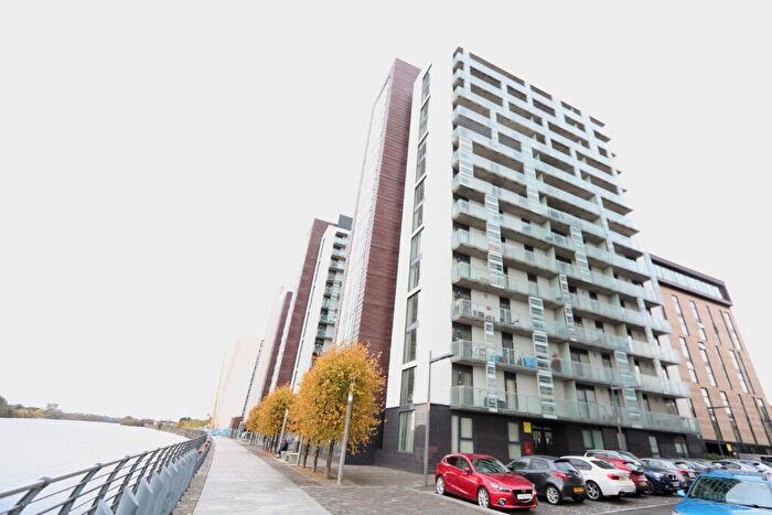 2 Bedroom Flat To Rent In Castlebank Place, Glasgow, City Of Glasgow, G11